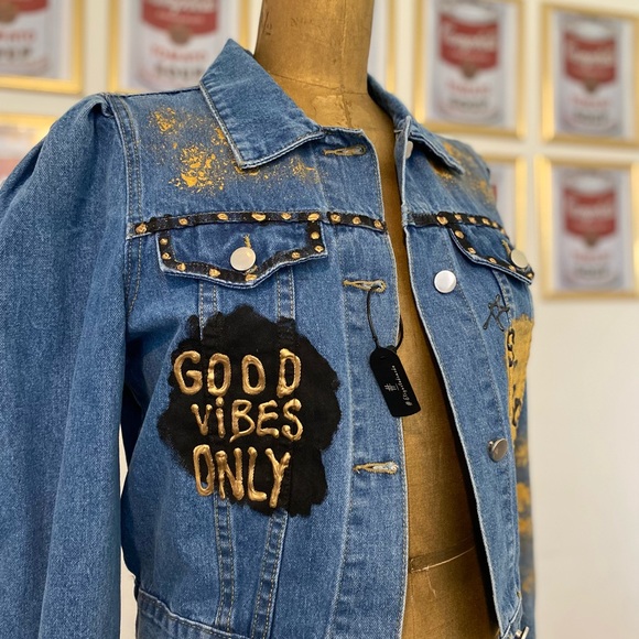 Lion Jacket - Picture 2 of 3